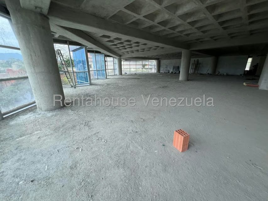 Comercial (Local Comercial) en Alquiler en Cerro Verde, Distrito Metropolitano - 7