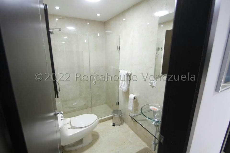 Casa (1 Nivel) en Venta en Lomas de La Lagunita, Distrito Metropolitano - 24