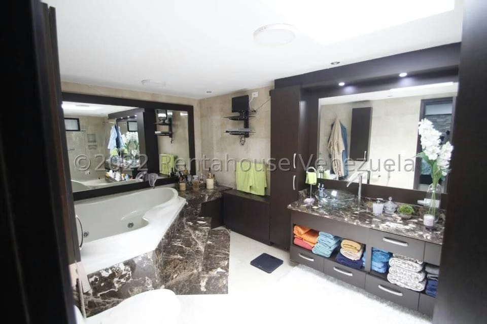 Casa (1 Nivel) en Venta en Lomas de La Lagunita, Distrito Metropolitano - 30