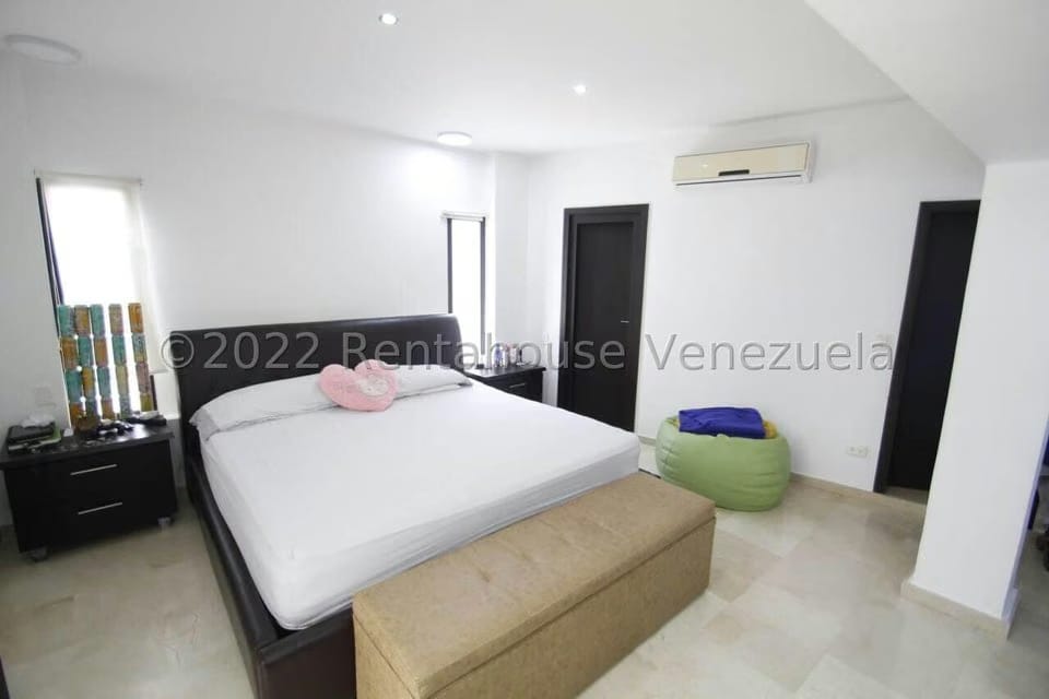 Casa (1 Nivel) en Venta en Lomas de La Lagunita, Distrito Metropolitano - 35