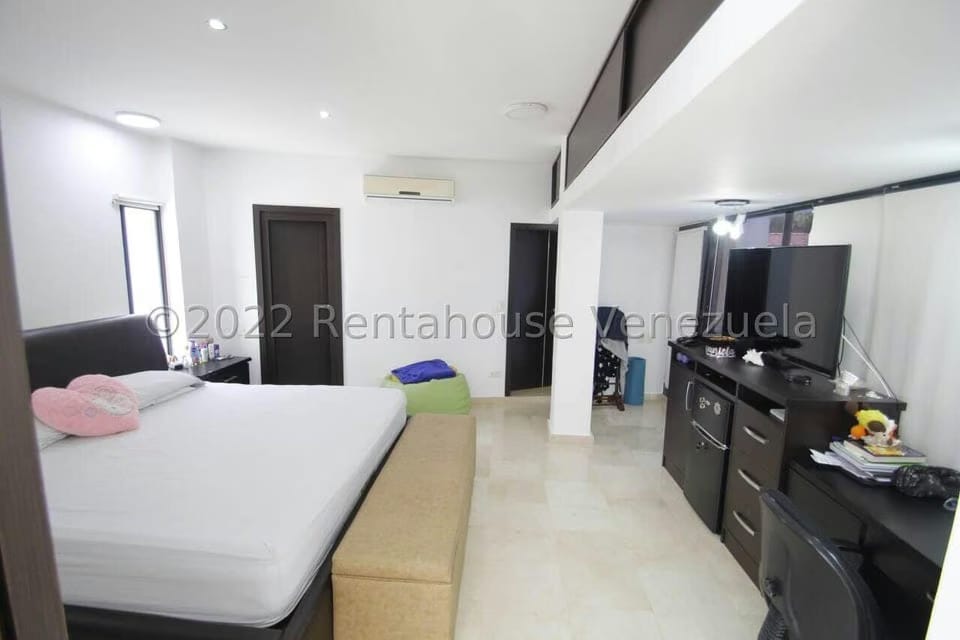 Casa (1 Nivel) en Venta en Lomas de La Lagunita, Distrito Metropolitano - 36