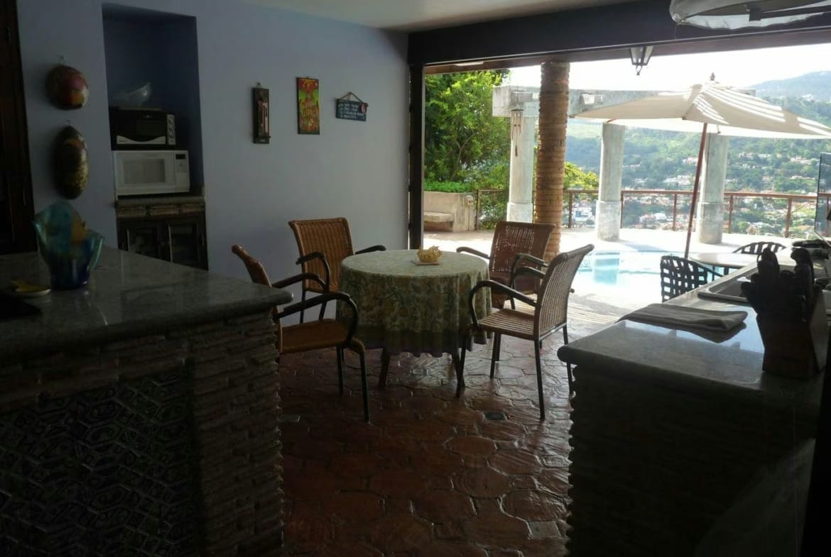 CASA EN VENTA-SELENE MARIN – MLS#23-30929 - 2