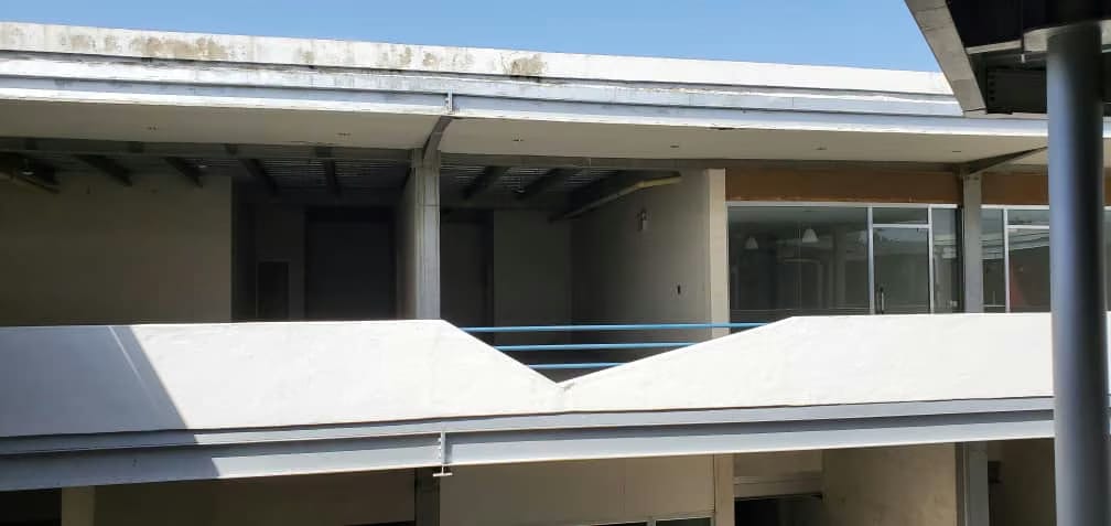 LOCAL COMERCIAL EN VENTA CC PRISMA GUACARA - 3