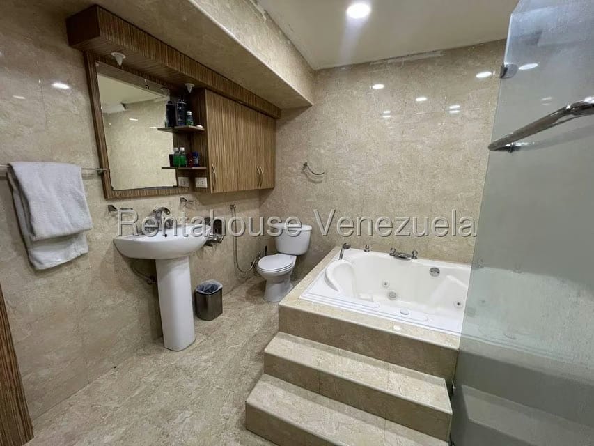 Apartamento (Duplex) en Venta en Zona Centro, Aragua - 34