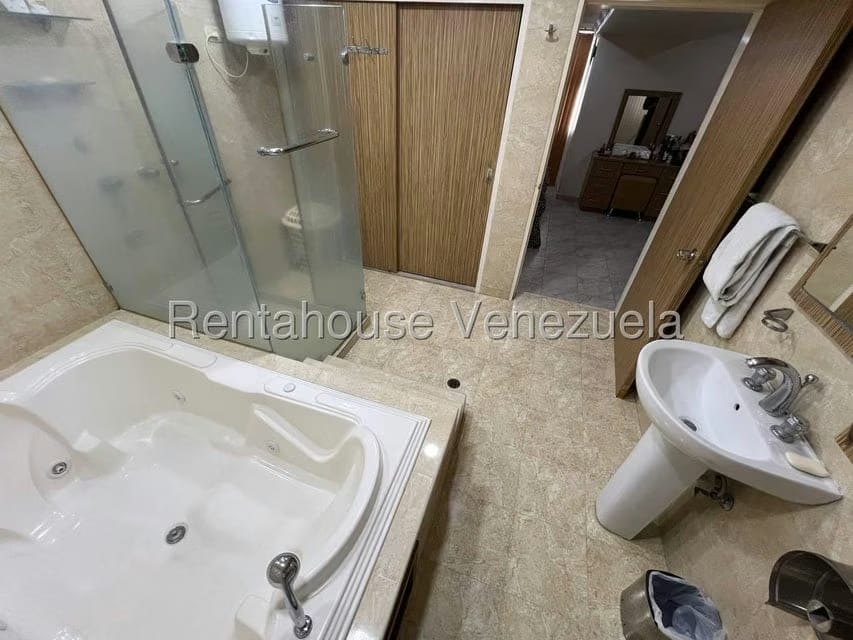 Apartamento (Duplex) en Venta en Zona Centro, Aragua - 36