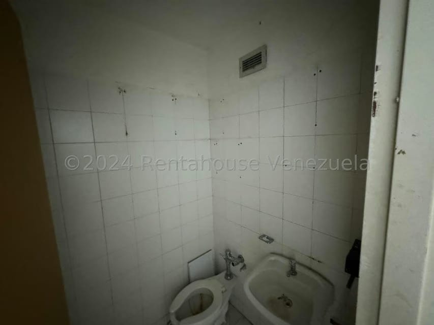 Comercial (Local Comercial) en Alquiler en El Cafetal, Distrito Metropolitano - 10