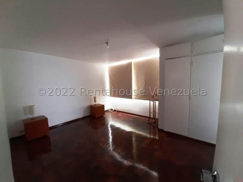 Apartamento (1 Nivel) en Alquiler en Los Palos Grandes, Distrito Metropolitano - 8