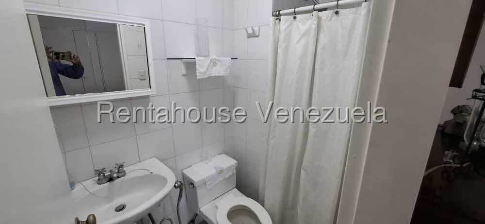 Apartamento (1 Nivel) en Alquiler en La Boyera, Distrito Metropolitano - 16