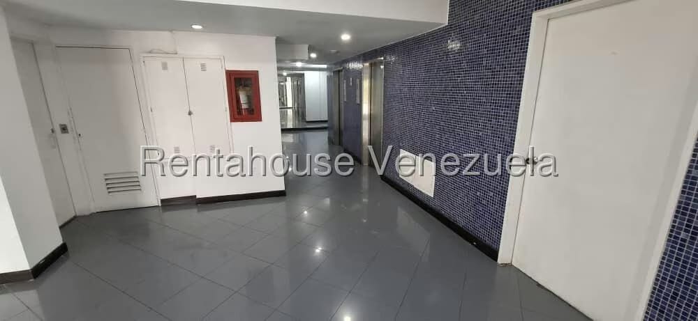 Apartamento (1 Nivel) en Alquiler en La Boyera, Distrito Metropolitano - 25