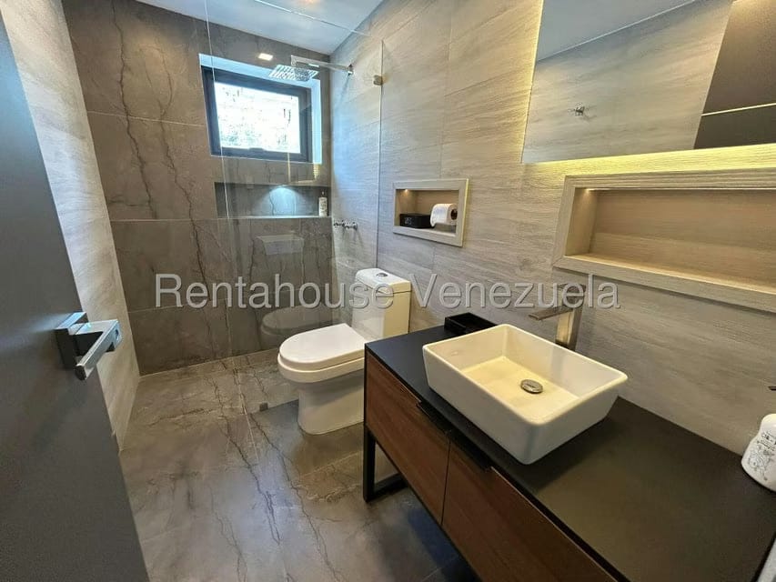 Comercial (Oficina) en Alquiler en Colinas de Bello Monte, Distrito Metropolitano - 35