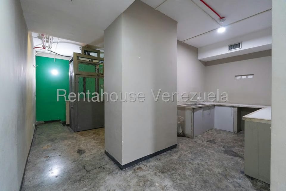 Comercial (Local Comercial) en Alquiler en Baruta, Distrito Metropolitano - 11