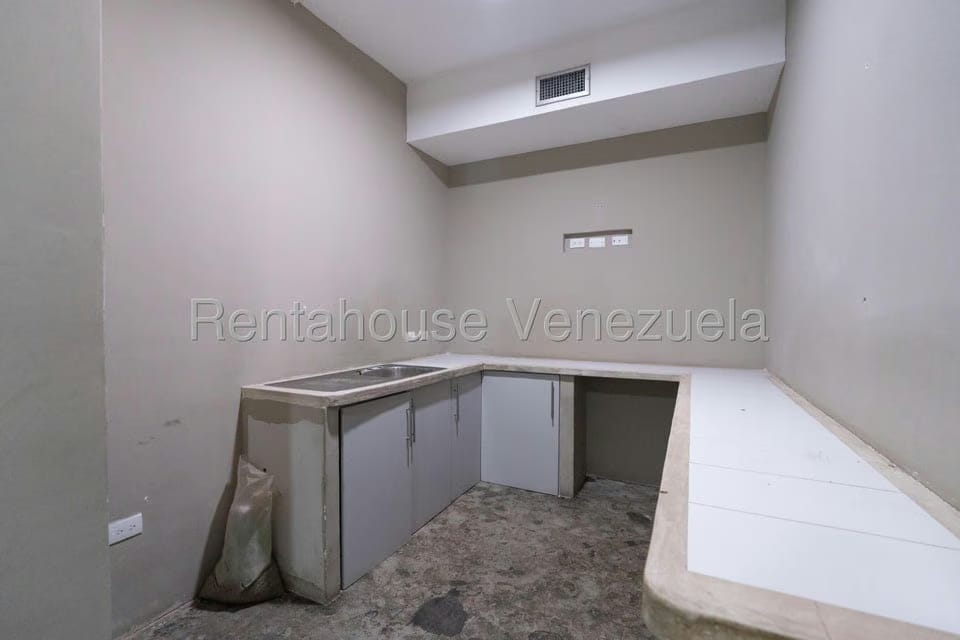 Comercial (Local Comercial) en Alquiler en Baruta, Distrito Metropolitano - 13