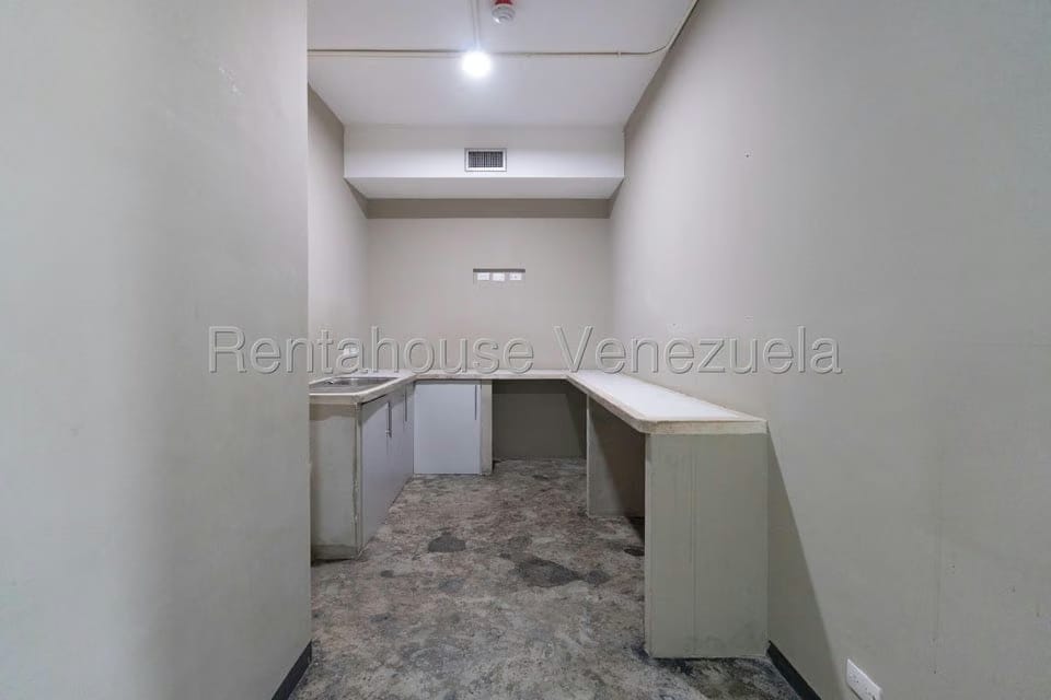 Comercial (Local Comercial) en Alquiler en Baruta, Distrito Metropolitano - 14
