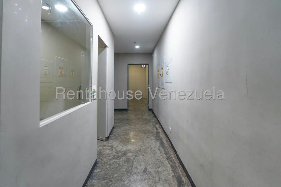 Comercial (Local Comercial) en Alquiler en Baruta, Distrito Metropolitano - 18