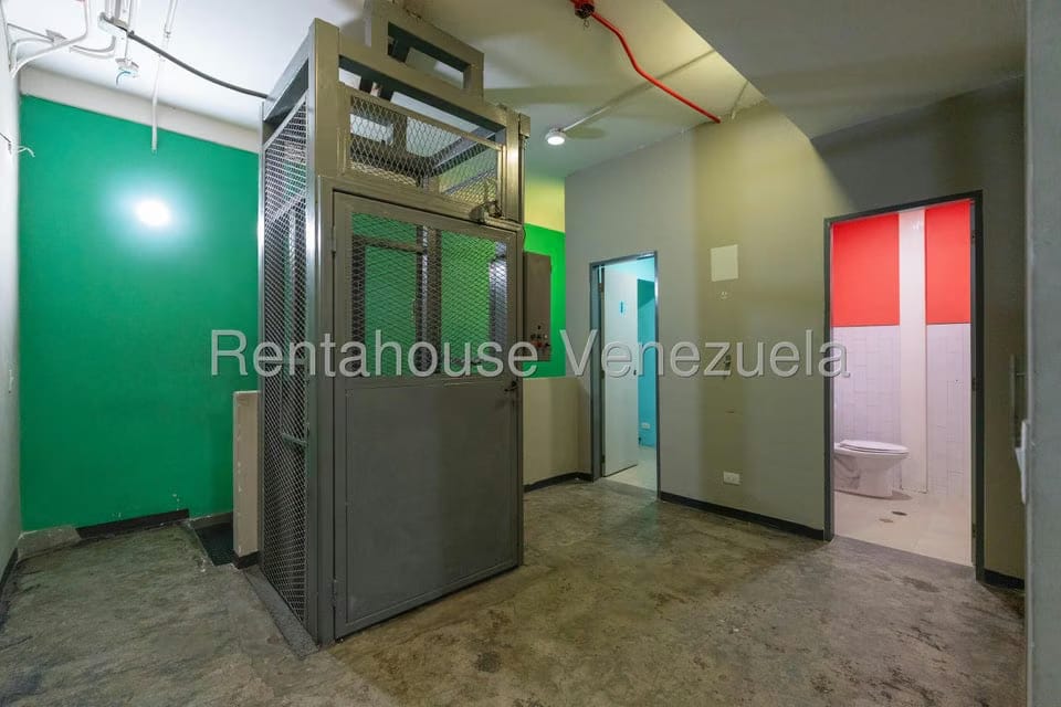 Comercial (Local Comercial) en Alquiler en Baruta, Distrito Metropolitano - 10