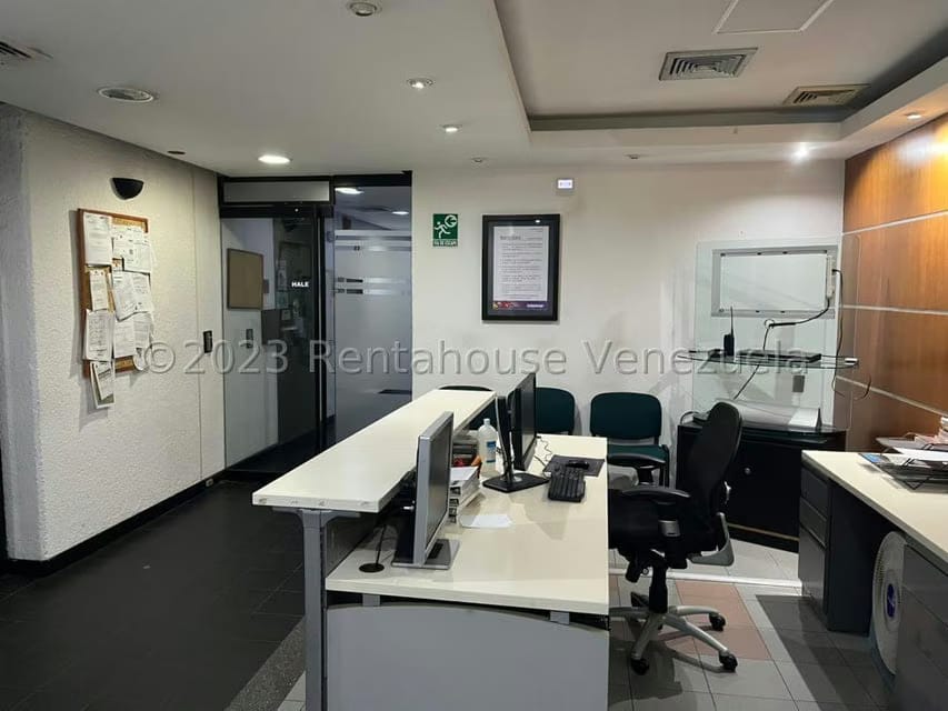Comercial (Oficina) en Venta en Prados del Este, Distrito Metropolitano - 4