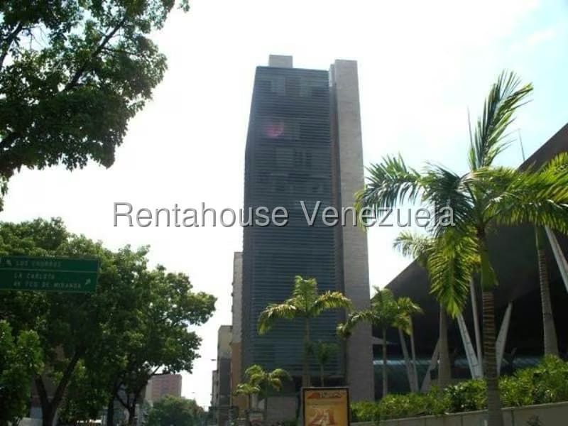 Comercial (Oficina) en Alquiler en Los Dos Caminos, Distrito Metropolitano