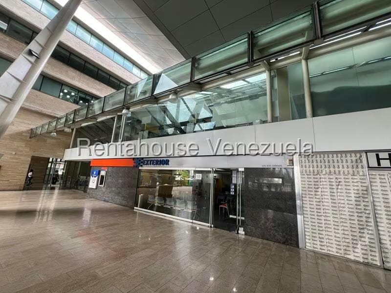 Comercial (Oficina) en Alquiler en Los Dos Caminos, Distrito Metropolitano - 15