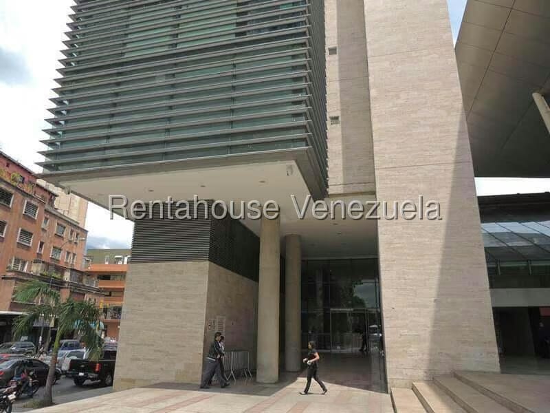 Comercial (Oficina) en Alquiler en Los Dos Caminos, Distrito Metropolitano - 16