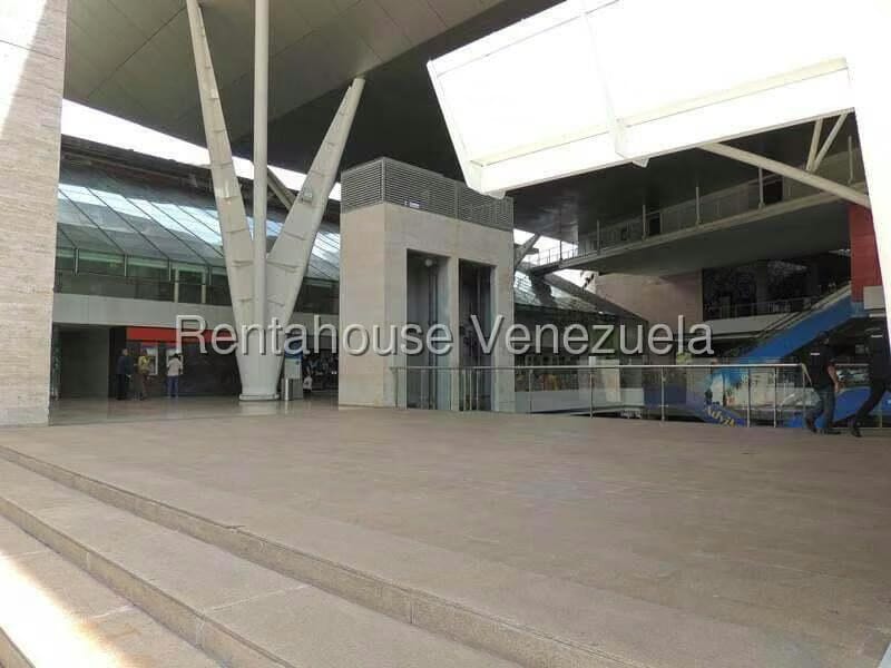 Comercial (Oficina) en Alquiler en Los Dos Caminos, Distrito Metropolitano - 17