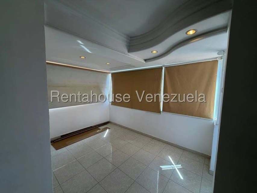 Apartamento (1 Nivel) en Alquiler en La Lago, Zulia - 7