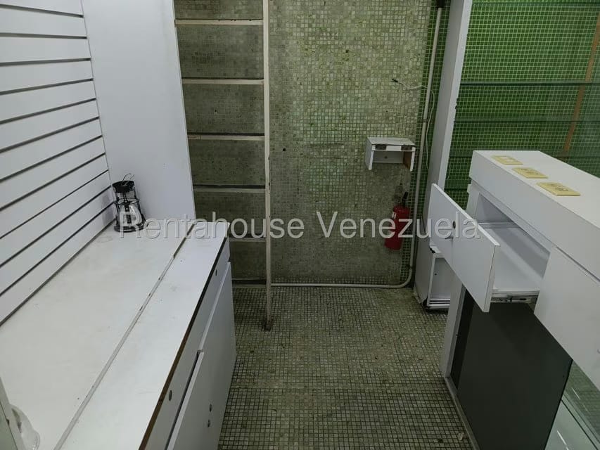 Comercial (Local Comercial) en Alquiler en El Paraiso, Distrito Metropolitano - 16