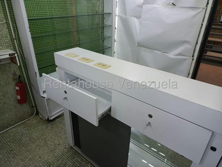 Comercial (Local Comercial) en Alquiler en El Paraiso, Distrito Metropolitano - 18