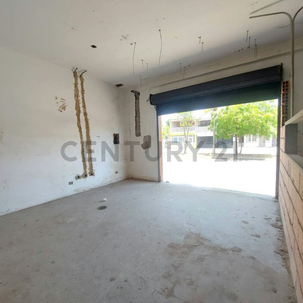 En venta Edificación para uso comercial con Varios Locales en obra Avanzada - 2