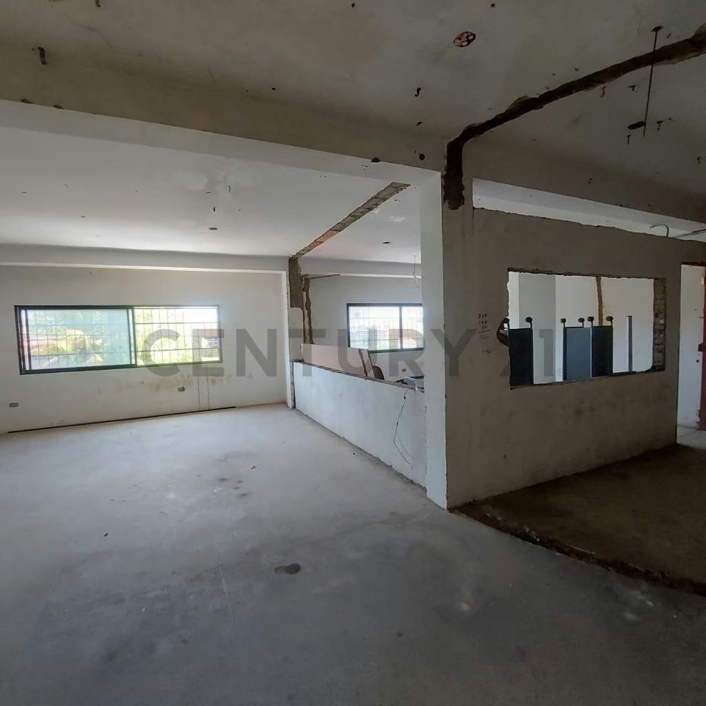 En venta Edificación para uso comercial con Varios Locales en obra Avanzada - 8