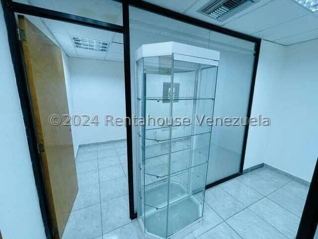Comercial (Oficina) en Alquiler en Avenida Bolivar, Aragua - 5