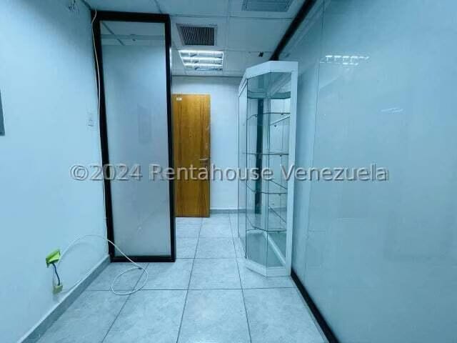 Comercial (Oficina) en Alquiler en Avenida Bolivar, Aragua - 7