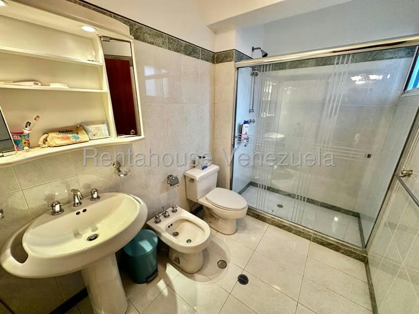Apartamento (Penthouse) en Alquiler en La Lagunita Country Club, Distrito Metropolitano - 17