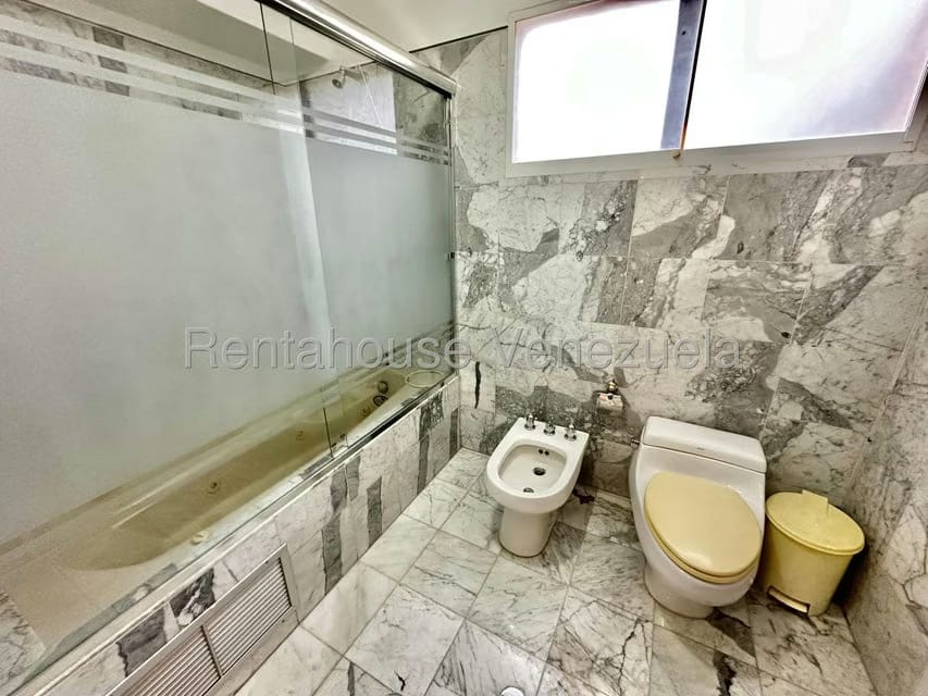 Apartamento (Penthouse) en Alquiler en La Lagunita Country Club, Distrito Metropolitano - 20