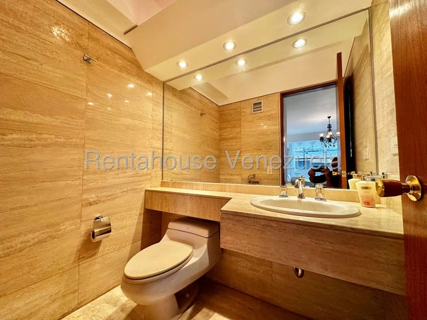 Apartamento (Penthouse) en Alquiler en La Lagunita Country Club, Distrito Metropolitano - 9