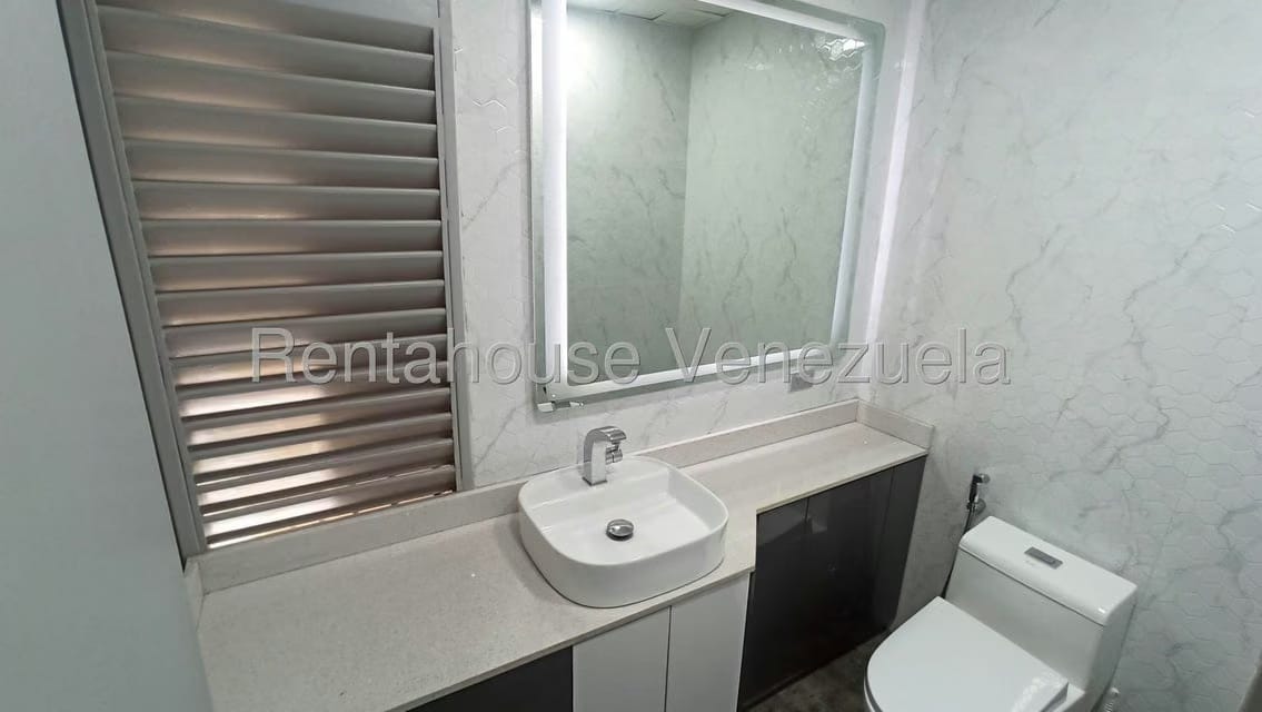 Comercial (Oficina) en Alquiler en Bello Monte, Distrito Metropolitano - 10