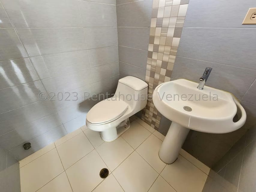 Casa (Multipes Niveles) en Venta en Municipio Carrizal, Miranda - 32