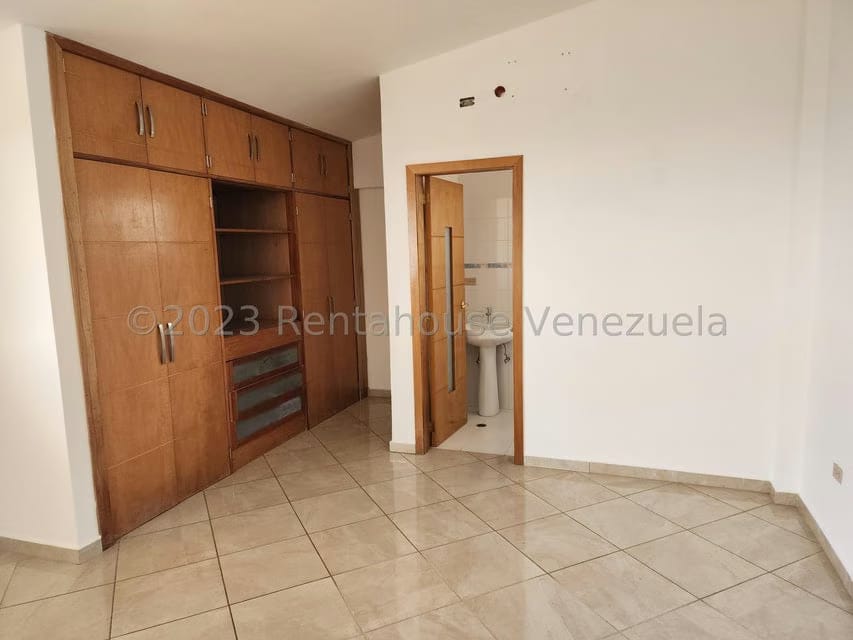 Casa (Multipes Niveles) en Venta en Municipio Carrizal, Miranda - 41