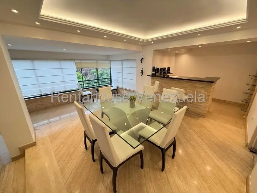 Apartamento (1 Nivel) en Alquiler en Colinas de Valle Arriba, Distrito Metropolitano - 2