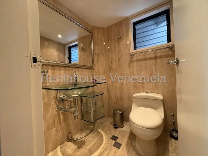 Apartamento (1 Nivel) en Alquiler en Colinas de Valle Arriba, Distrito Metropolitano - 12