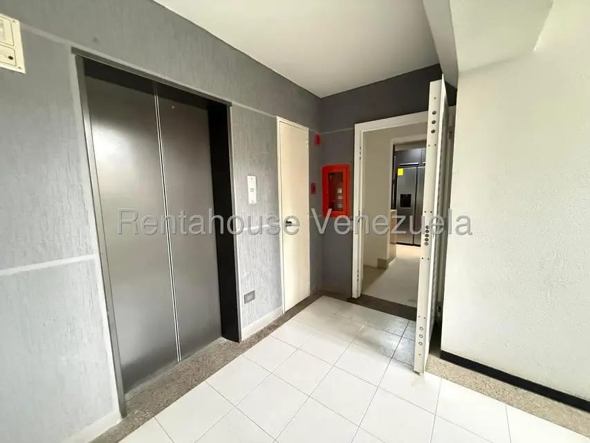 Apartamento (1 Nivel) en Alquiler en Colinas de Valle Arriba, Distrito Metropolitano - 15