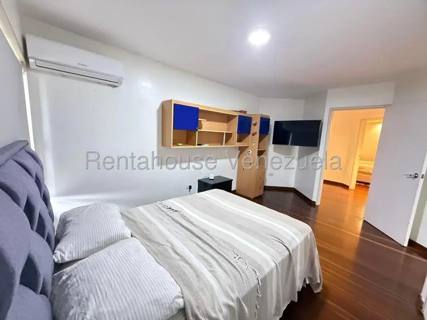 Apartamento (1 Nivel) en Alquiler en Colinas de Valle Arriba, Distrito Metropolitano - 27