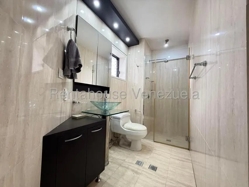 Apartamento (1 Nivel) en Alquiler en Colinas de Valle Arriba, Distrito Metropolitano - 28