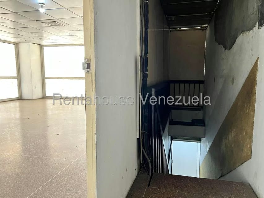 Comercial (Local Comercial) en Venta en Avenida Victoria, Aragua - 11