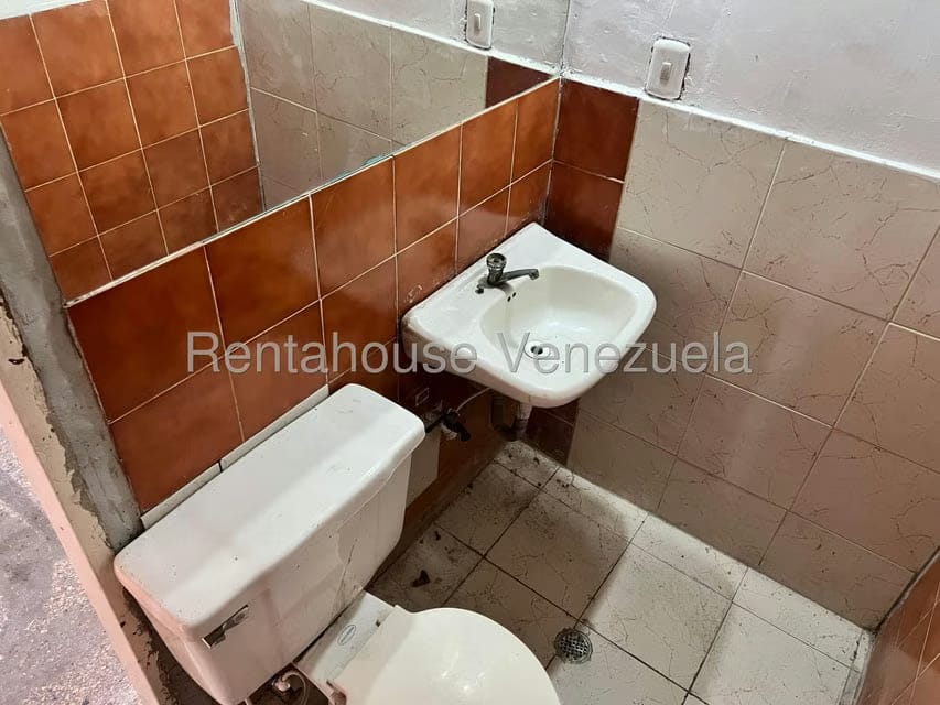 Comercial (Local Comercial) en Venta en Avenida Victoria, Aragua - 17