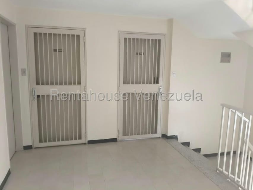 Apartamento (1 Nivel) en Alquiler en Terrazas del Avila, Distrito Metropolitano - 2