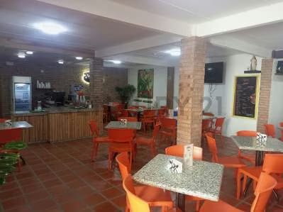 Se Vende Edificio Comercial con local y Restaurante - 3