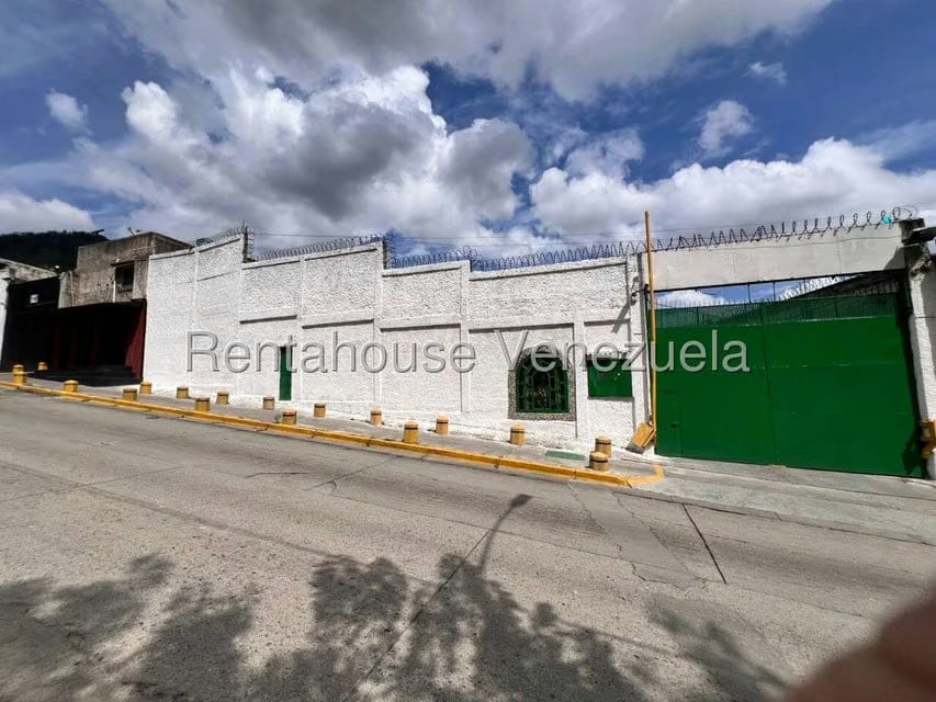 Terreno (Comercial) en Venta en Catia, Distrito Metropolitano