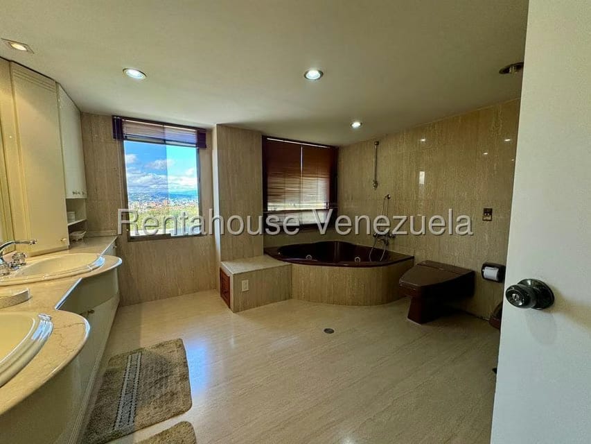Apartamento (Penthouse) en Venta en Terrazas del Avila, Distrito Metropolitano - 33