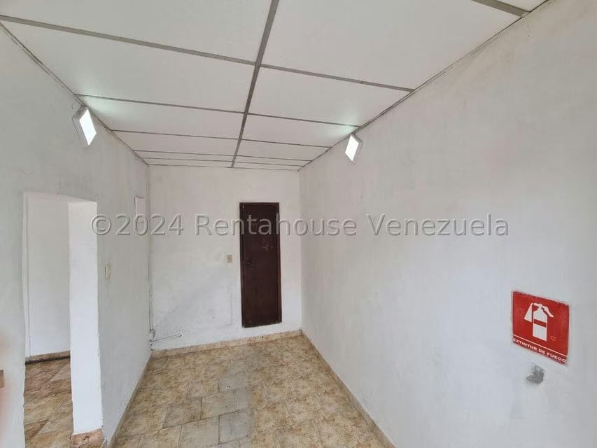 Comercial (Local Comercial) en Alquiler en Parroquia Catedral, Lara - 11