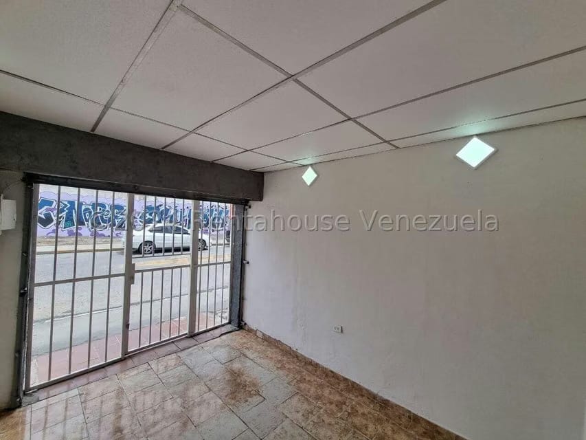 Comercial (Local Comercial) en Alquiler en Parroquia Catedral, Lara - 13